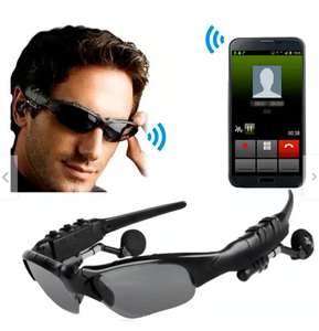 "¡Dile adiós a los auriculares y al celular en la mano!  Con los lentes inteligentes Bluetooth.